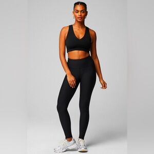 NWOT cold weathered high waisted legging. Size small Fabletics